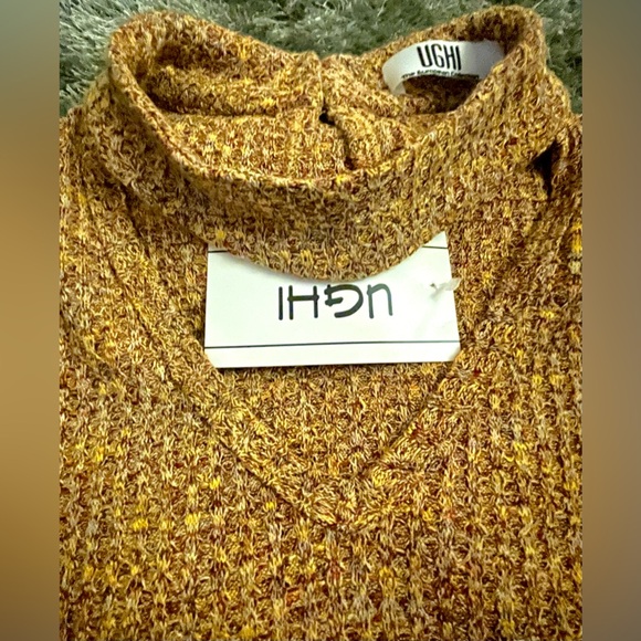 UGHI European Collection midi/maxi Dress w/ fine detailings - Picture 9 of 10